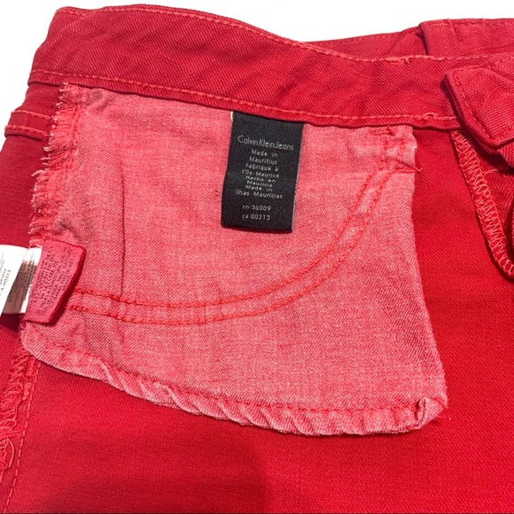 Like New Calvin Klein Red Stretch Cotton Classic Jean Shorts Size 2 - Picture 6 of 9